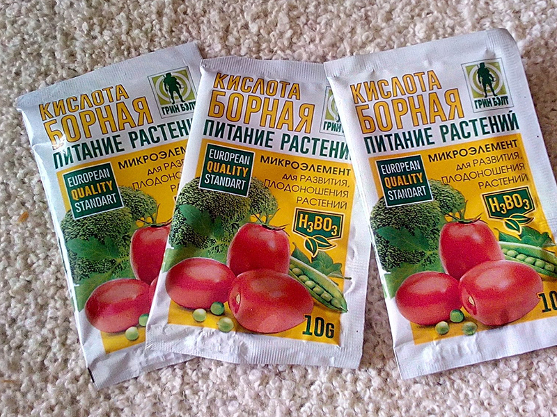 Подкормка борной кислотой